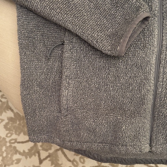 The North Face Charcoal Fleece Jacket - Picture 8 of 10